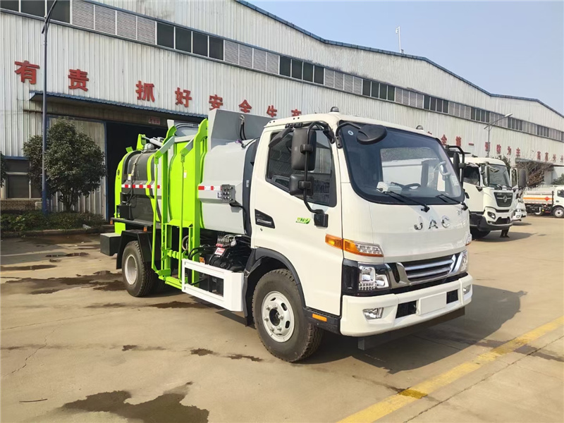 江淮7方餐廚垃圾車(chē)（方罐）