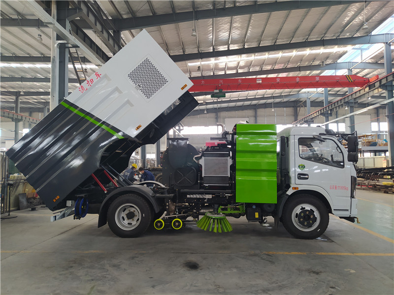 東風(fēng)大多利卡洗掃車(chē)